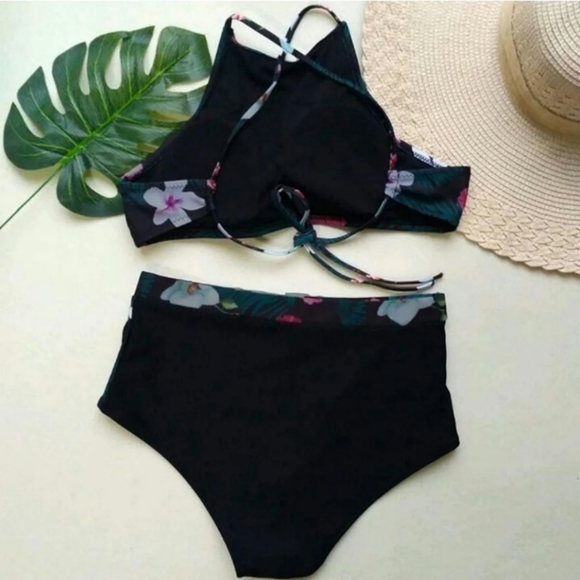 Swimsuit set - Picture 8 of 11